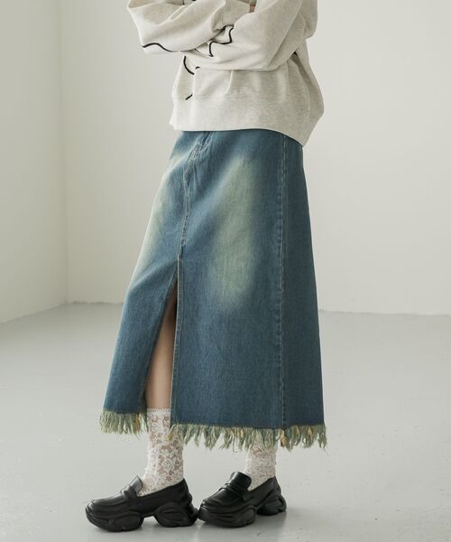 RETRO GIRL(レトロガール)の「裾フリンジデニムSK(デニムスカート・レディース・ブラック/ライトブルー/ブルー・FREE)」の5枚目の写真