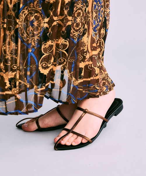 NOISE MAKER（ノイズメーカー）の「クロスストラップサンダル【MADE IN JAPAN】（サンダル・レディース・レッド/ブロンズ・23.5/24.5）」の2枚目の写真