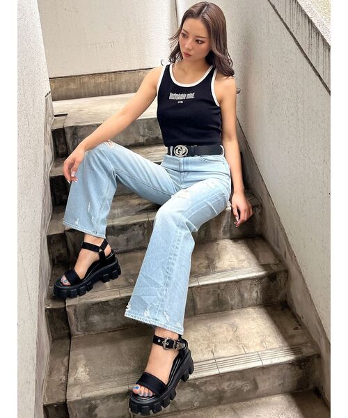 GYDA（ジェイダ）の「ハイウエストPATCHダメージストレートワイドデニムパンツ（デニムパンツ・レディース・ライトブルー/ブルー・MEDIUM/SMALL）」の7枚目の写真