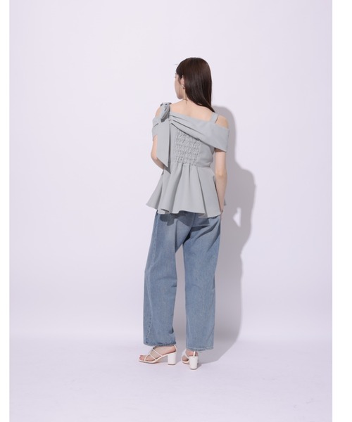 Rirandture（リランドチュール）の「オフショルリボンペプラムトップス