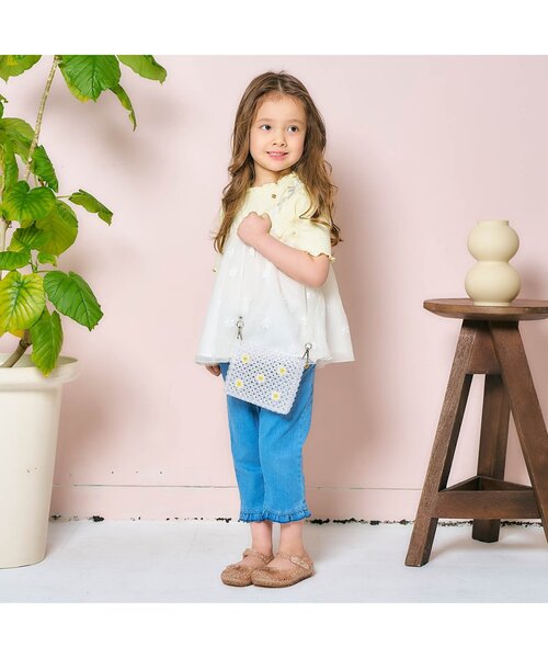 apres les cours（アプレレクール）の「フラワービーズポシェット（ショルダーバッグ・キッズ・オフホワイト・FREE）」の2枚目の写真