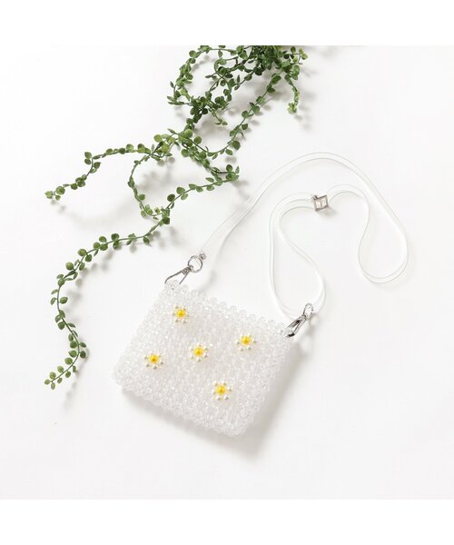 apres les cours（アプレレクール）の「フラワービーズポシェット（ショルダーバッグ・キッズ・オフホワイト・FREE）」の3枚目の写真