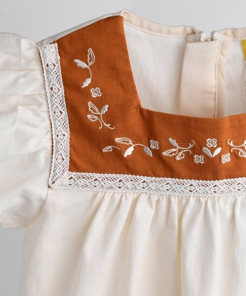 moimoln（モイモルン）の「ベニーワンピース（ワンピース・キッズ・クリーム・80ｃｍ/90cm/100cm/110cm）」の4枚目の写真