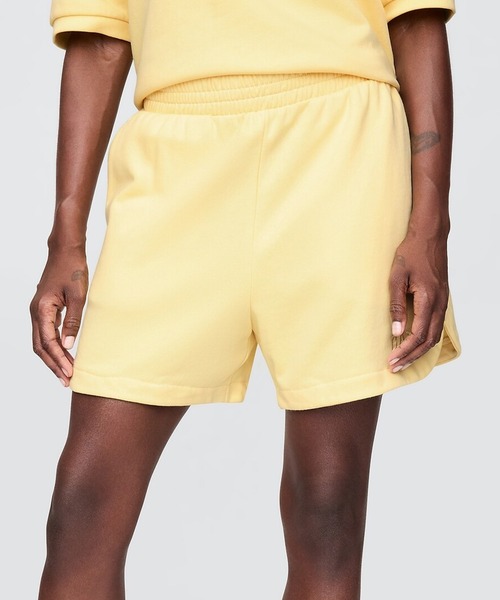 GAP（ギャップ）の「GAPロゴ ドルフィン ショートパンツ（その他パンツ・レディース・ブラック/ライトグレー/オフホワイト/ブルー/イエロー・XS/S/M/L/XXS）」の5枚目の写真
