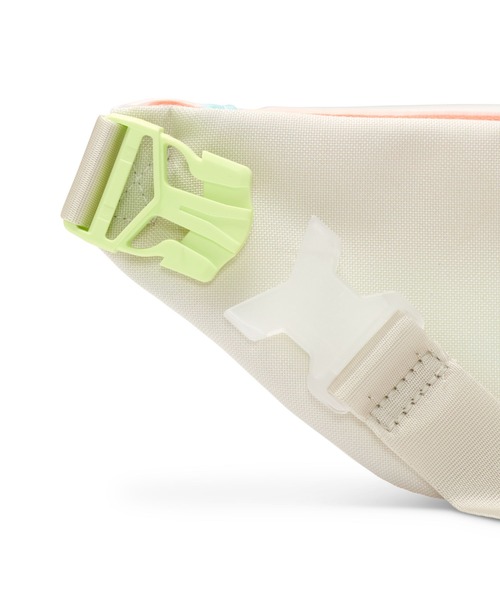 NIKE（ナイキ）の「ナイキ ヘリテージ ファニー パック (スモール、1L) / Nike Heritage Fanny Pack (Small 1L) HF8174-905 Clear（ボディバッグ/ウエストポーチ・メンズ・クリア・ONE SIZE）」の7枚目の写真