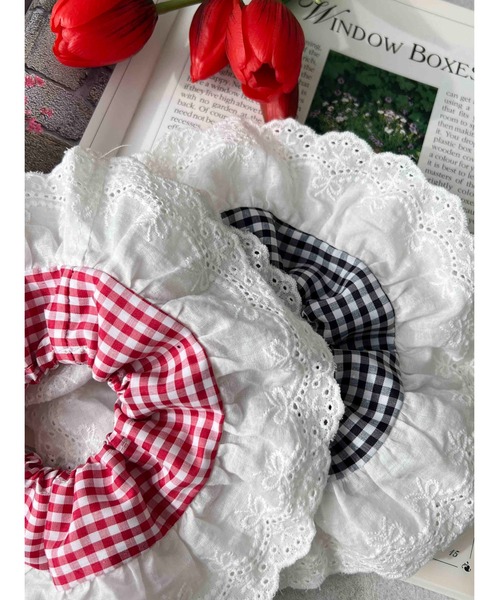 WC（ダブル シー）の「レースポイントギンガムチェックシュシュ（シュシュ・レディース・ブラック/レッド・FREE）」の14枚目の写真