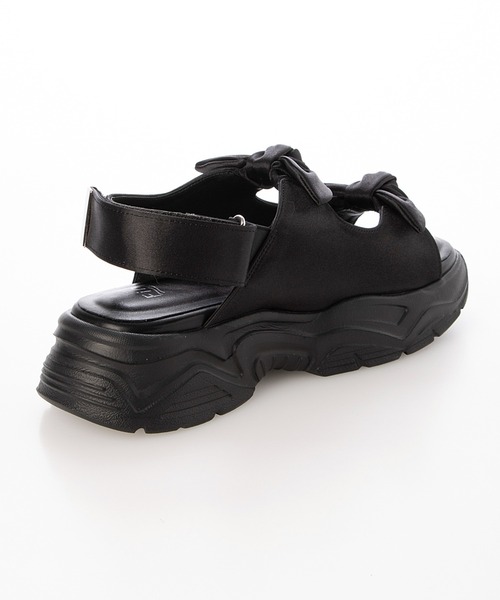 Fin（フィン）の「ダブルリボン厚底ベルクロスポーツサンダル【低反発スポンジ入り】（サンダル・レディース・ブラック/シルバー・S/M/L/LL）」の3枚目の写真