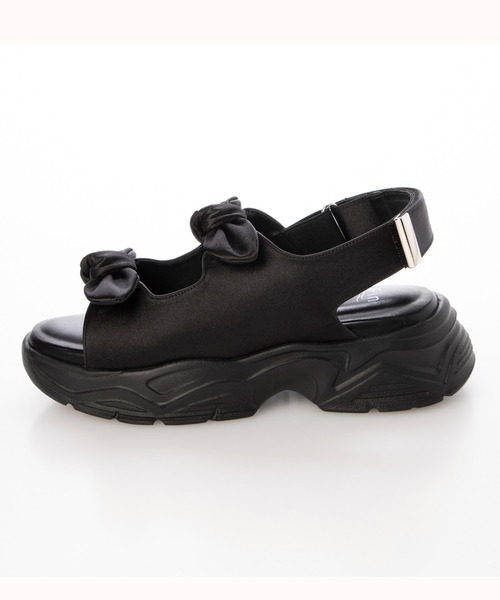 Fin（フィン）の「ダブルリボン厚底ベルクロスポーツサンダル【低反発スポンジ入り】（サンダル・レディース・ブラック/シルバー・S/M/L/LL）」の6枚目の写真