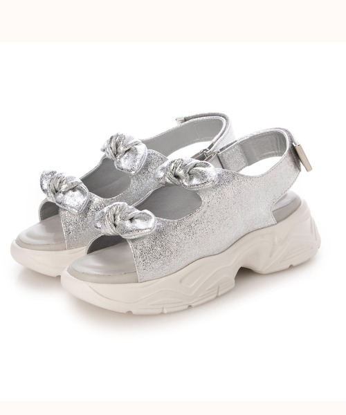 Fin（フィン）の「ダブルリボン厚底ベルクロスポーツサンダル【低反発スポンジ入り】（サンダル・レディース・ブラック/シルバー・S/M/L/LL）」の16枚目の写真