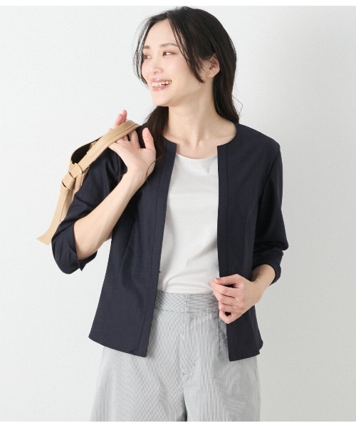 NEWYORKER(ニューヨーカー)の「【ウォッシャブル】リネンライクストレッチ ノーカラーブラウス(シャツ/ブラウス・レディース・ネイビー/グレイッシュベージュ・9号/11号)」の4枚目の写真