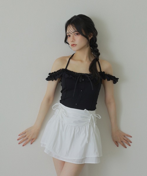 M DOLLY(エムドリー)の「lace ribbon halter neck tops/レースリボンホルターネックトップス(その他トップス・レディース・ブラック/アイボリー・S/M)」の1枚目の写真