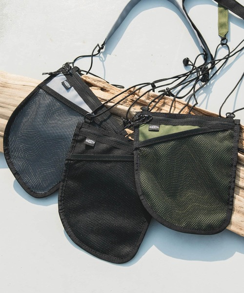 KEEN(キーン)の「『別注』KEEN×DOORS HARVESTPOCKET SACOCHE(ショルダーバッグ・メンズ・ブラック/オリーブ/グレー・FREE)」の13枚目の写真