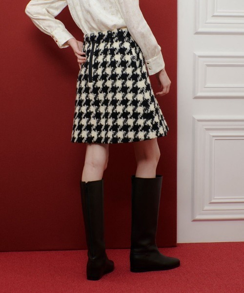 allureville(アルアバイル)の「◇ バックジップロングブーツ(ブーツ・レディース・ブラック/ダークブラウン・38/37/36)」の21枚目の写真