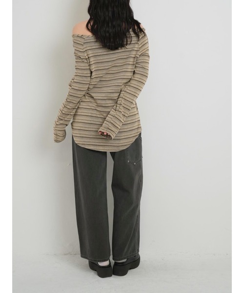 Enewd nina（エニュードニーナ）の「【zozo限定】ストライプ　オフショルダートップス オフショル 長袖 カットソー 秋冬新作 ＃２（Tシャツ/カットソー・レディース・ベージュ/チャコールグレー・FREE）」の6枚目の写真