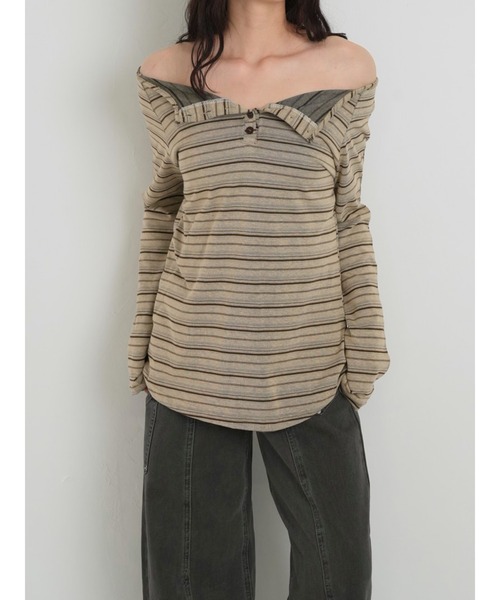 Enewd nina（エニュードニーナ）の「【zozo限定】ストライプ　オフショルダートップス オフショル 長袖 カットソー 秋冬新作 ＃２（Tシャツ/カットソー・レディース・ベージュ/チャコールグレー・FREE）」の22枚目の写真