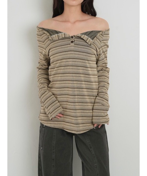 Enewd nina（エニュードニーナ）の「【zozo限定】ストライプ　オフショルダートップス オフショル 長袖 カットソー 秋冬新作 ＃２（Tシャツ/カットソー・レディース・ベージュ/チャコールグレー・FREE）」の21枚目の写真