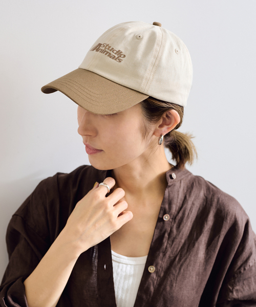 FRAMeWORK（フレームワーク）の「STUDIO WEAREALLANIMALS 別注 TEAM LOGO（キャップ・レディース・チャコールグレー/ベージュ/ブラウン・FREE）」の8枚目の写真