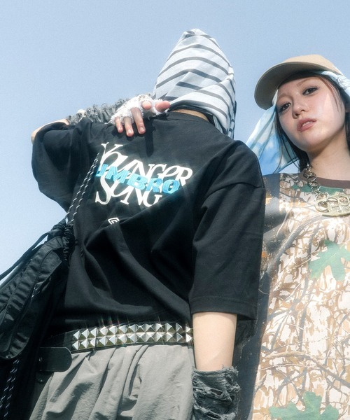 younger song（ヤンガーソング）の「【限定】UMBRO/アンブロ 半袖 Tシャツ Younger Song コラボレーション MRYS-T001（Tシャツ/カットソー・メンズ・チャコールグレー/ネイビー/ブラウン/ホワイト/ブラック/リアルツリーカモ/ピンク・L/M/S/LL）」の3枚目の写真