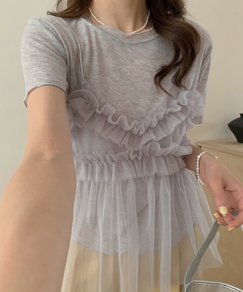 LYEON(リヨン)の「フリルチュールキャミ&Tシャツセット(Tシャツ/カットソー・レディース・オフホワイト/グレー・FREE)」の2枚目の写真