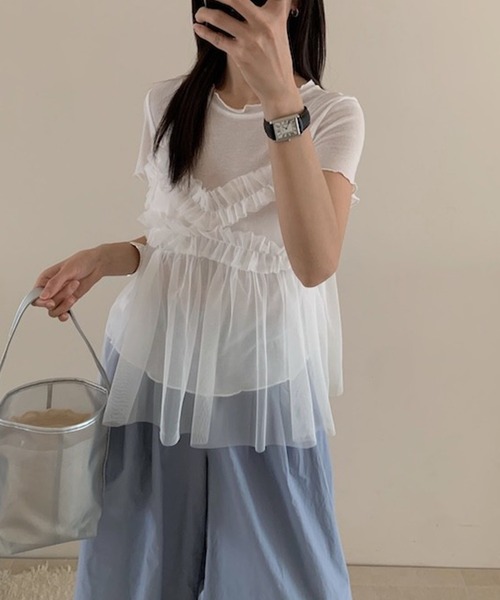 LYEON(リヨン)の「フリルチュールキャミ&Tシャツセット(Tシャツ/カットソー・レディース・オフホワイト/グレー・FREE)」の1枚目の写真