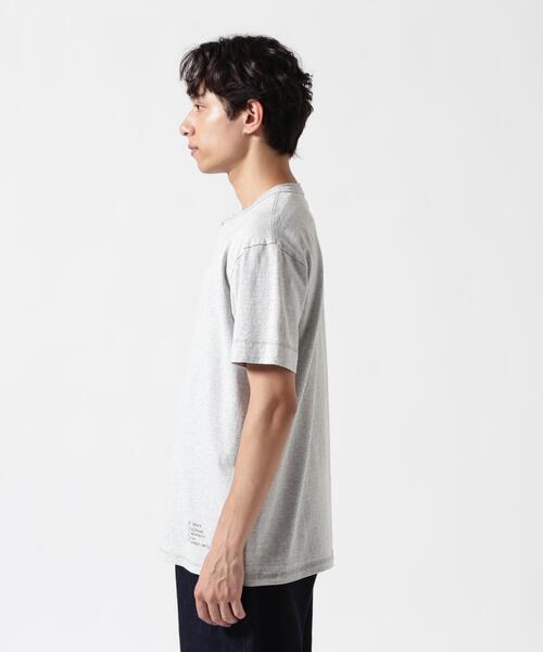AVIREX(アヴィレックス)の「《直営店限定》HENLEY NECK UNDER T-SHIRT / ヘンリーネック アンダー 半袖Tシャツ / AVIREX / アヴィレックス(Tシャツ/カットソー・メンズ・グレー/ホワイト・M/L/XL/S/2XL)」の4枚目の写真