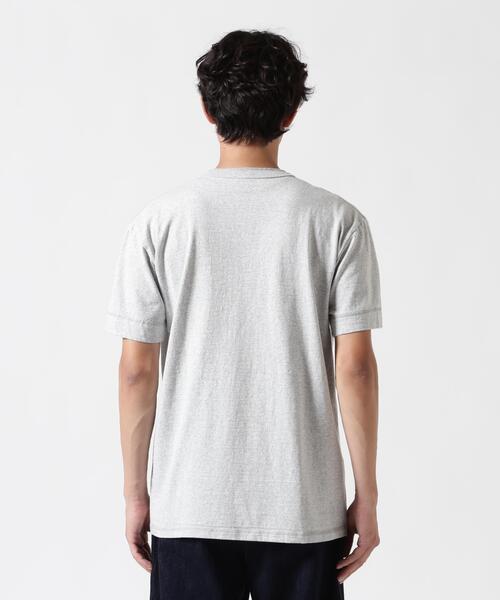 AVIREX(アヴィレックス)の「《直営店限定》HENLEY NECK UNDER T-SHIRT / ヘンリーネック アンダー 半袖Tシャツ / AVIREX / アヴィレックス(Tシャツ/カットソー・メンズ・グレー/ホワイト・M/L/XL/S/2XL)」の5枚目の写真