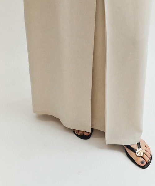 ADAM ET ROPE'(アダムエロペ)の「【逸品】ハイウエストベンツタックスカート(スカート・レディース・ベージュ/ダークブラウン・36/38)」の10枚目の写真