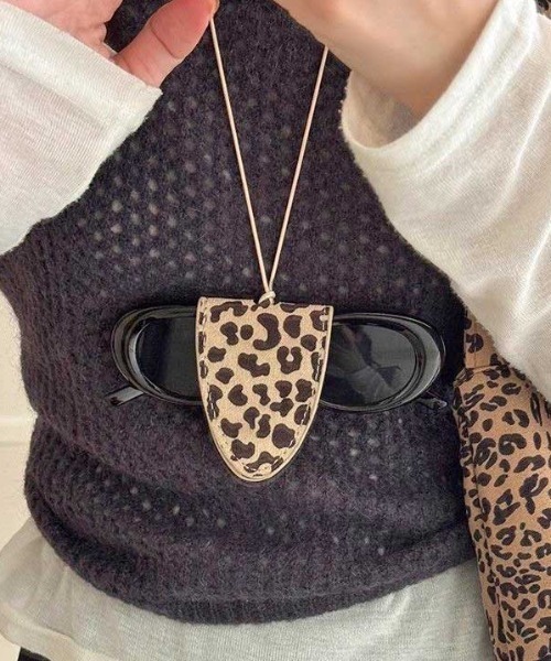 Made in I（メイドインアイ）の「オーバルメガネストラップ（メガネ・レディース・シルバー/アイボリー/ブラック/ブラウン系その他/ブラウン/レオパード・FREE）」の18枚目の写真