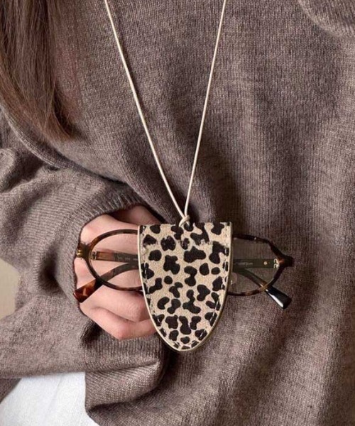 Made in I（メイドインアイ）の「オーバルメガネストラップ（メガネ・レディース・シルバー/アイボリー/ブラック/ブラウン系その他/ブラウン/レオパード・FREE）」の19枚目の写真