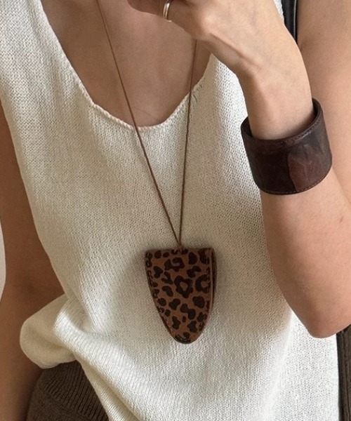 Made in I（メイドインアイ）の「オーバルメガネストラップ（メガネ・レディース・シルバー/アイボリー/ブラック/ブラウン系その他/ブラウン/レオパード・FREE）」の21枚目の写真