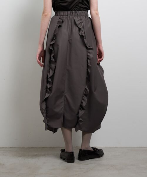 LANVIN en Bleu(ランバンオンブルー)の「フリルコクーンスカート(スカート・レディース・ブラック/チャコールグレー・38/36)」の8枚目の写真