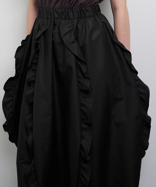 LANVIN en Bleu(ランバンオンブルー)の「フリルコクーンスカート(スカート・レディース・ブラック/チャコールグレー・38/36)」の16枚目の写真