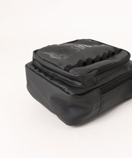 THRASHER（スラッシャー）の「THRASHER タテ型ミニショルダー 斜め掛けショルダーバッグ(ST)（ショルダーバッグ・メンズ・ブラック/ホワイト・FREE）」の4枚目の写真