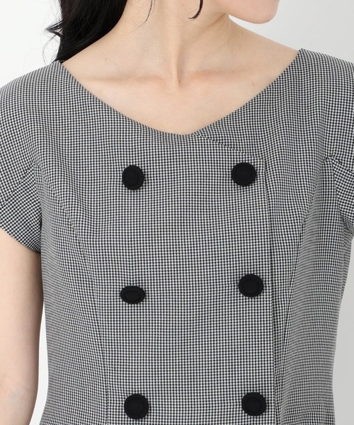STRAWBERRY-FIELDS(ストロベリーフィールズ)の「マイクロ千鳥*ドレープデシン_セットアップ風ワンピース(ワンピース・レディース・ブラック系・2)」の5枚目の写真