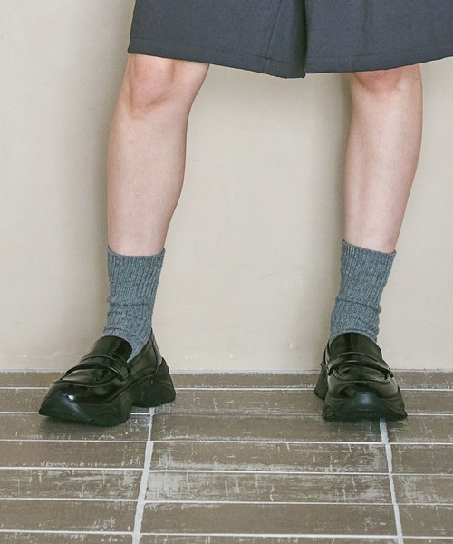 LAKOLE(ラコレ)の「スニーカーローファー / 572541(ローファー・レディース・オフホワイト/ブラック・LARGE/MEDIUM)」の2枚目の写真