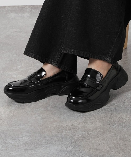 LAKOLE(ラコレ)の「スニーカーローファー / 572541(ローファー・レディース・オフホワイト/ブラック・LARGE/MEDIUM)」の3枚目の写真