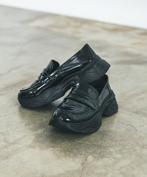 LAKOLE（ラコレ）の「スニーカーローファー / 572541（ローファー・レディース・オフホワイト/ブラック・LARGE/MEDIUM）」の3枚目の写真