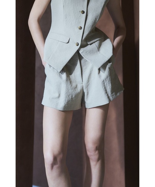 Estella.K(エステラケー)の「Miranda Shorts ダブルウェーブショートパンツ(その他パンツ・レディース・ブラック/ベージュ/アイボリー・SMALL/MEDIUM)」の1枚目の写真
