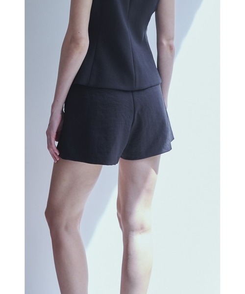 Estella.K(エステラケー)の「Miranda Shorts ダブルウェーブショートパンツ(その他パンツ・レディース・ブラック/ベージュ/アイボリー・SMALL/MEDIUM)」の6枚目の写真