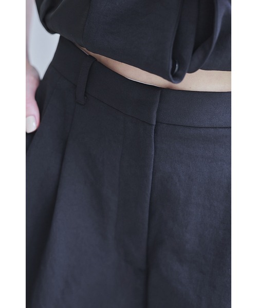 Estella.K(エステラケー)の「Miranda Shorts ダブルウェーブショートパンツ(その他パンツ・レディース・ブラック/ベージュ/アイボリー・SMALL/MEDIUM)」の8枚目の写真