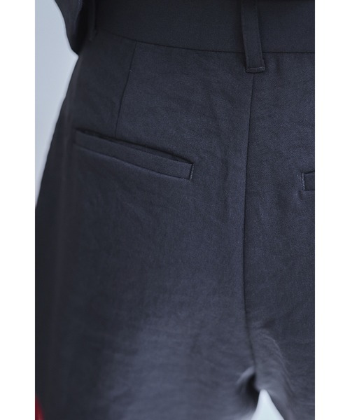Estella.K(エステラケー)の「Miranda Shorts ダブルウェーブショートパンツ(その他パンツ・レディース・ブラック/ベージュ/アイボリー・SMALL/MEDIUM)」の9枚目の写真