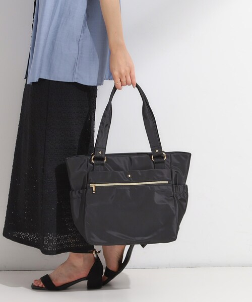 SHOO・LA・RUE（シューラルー）の「【撥水】整理整頓できちゃうトートバッグ（トートバッグ・レディース・ネイビー/ブラック/ナチュラル・00）」の4枚目の写真