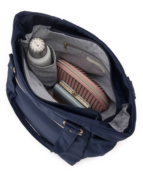 SHOO・LA・RUE（シューラルー）の「【撥水】整理整頓できちゃうトートバッグ（トートバッグ・レディース・ネイビー/ブラック/ナチュラル・00）」の19枚目の写真