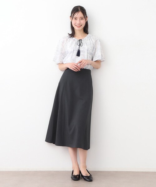 LAURA ASHLEY(ローラアシュレイ)の「【STORY掲載!/ストレッチ/毛羽立ちにくい】サイロドライギャバ スカート(スカート・レディース・チャコールグレー/ベージュ・38/40)」の5枚目の写真