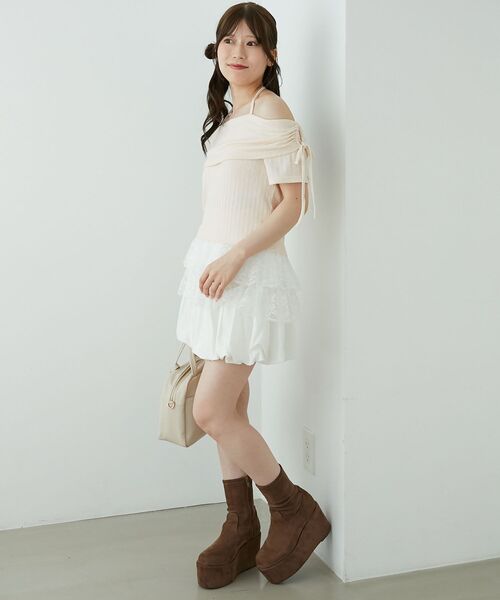 MAJESTIC LEGON(マジェスティックレゴン)の「裾レースオフショルトップス(Tシャツ/カットソー・レディース・グレー/アイボリー/ピンク・MEDIUM)」の13枚目の写真