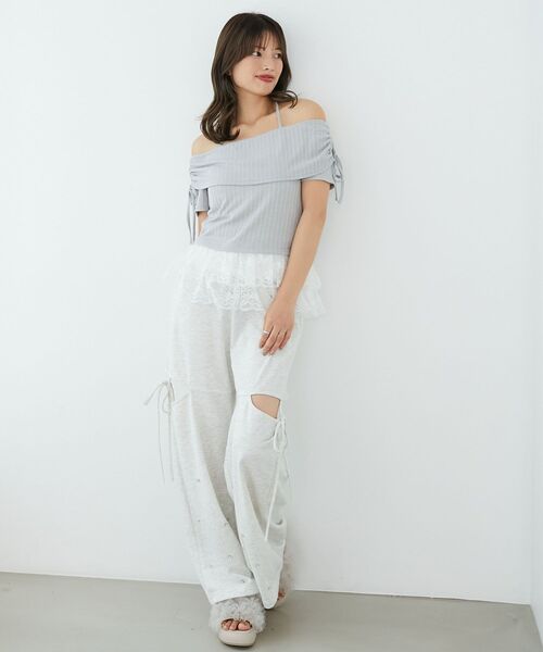 MAJESTIC LEGON(マジェスティックレゴン)の「裾レースオフショルトップス(Tシャツ/カットソー・レディース・グレー/アイボリー/ピンク・MEDIUM)」の19枚目の写真