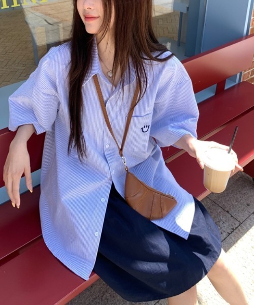 Vipoa(ヴィポア)の「SMILE刺繍シャツ(シャツ/ブラウス・レディース・イエロー/ブルー・FREE)」の20枚目の写真