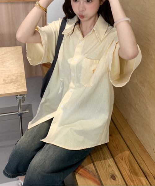 Vipoa(ヴィポア)の「SMILE刺繍シャツ(シャツ/ブラウス・レディース・イエロー/ブルー・FREE)」の3枚目の写真