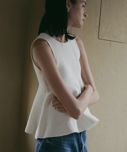 MANOF(マノフ)の「RIB PEPLUM KNIT TOPS(その他トップス・レディース・ホワイト/ブラック/その他・FREE)」の9枚目の写真