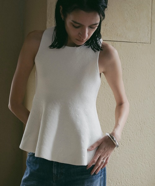 MANOF(マノフ)の「RIB PEPLUM KNIT TOPS(その他トップス・レディース・ホワイト/ブラック/その他・FREE)」の8枚目の写真
